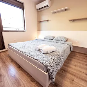 Apartament Bright 1bdr With A Balcony, Sofia